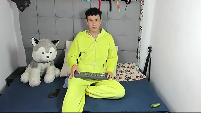 jeims hotboy online show from October 12, 8:02 am