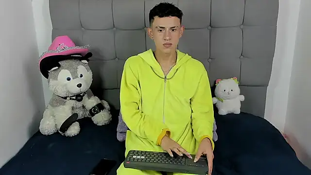 jeims hotboy online show from July 3, 6:53 am