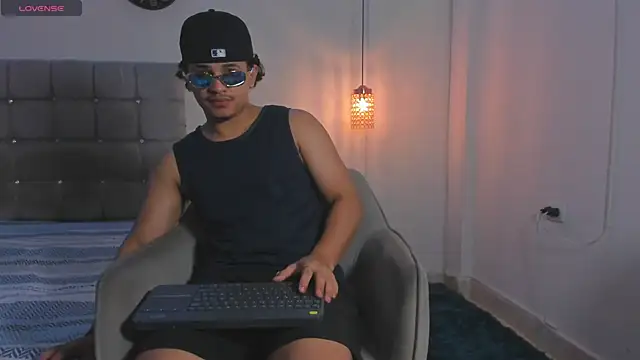 samxx muscle online show from December 15, 3:16 pm