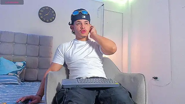 samxx muscle online show from December 21, 1:07 pm