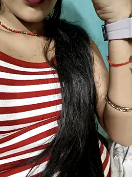 Snapshot of Eshwari_Chopra chatting on May 12, 9:39 am Eshwari Chopra online show from May 12, 9:39 am