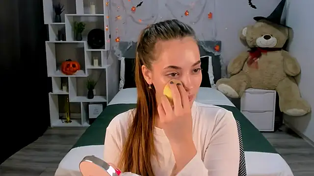 MelanieAlves online show from October 15, 12:38 pm