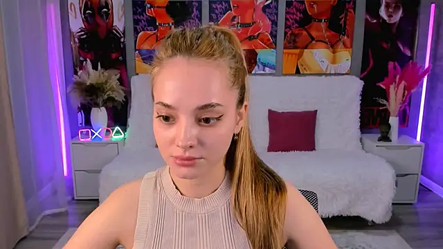 MelanieAlves online show from November 11, 6:30 pm