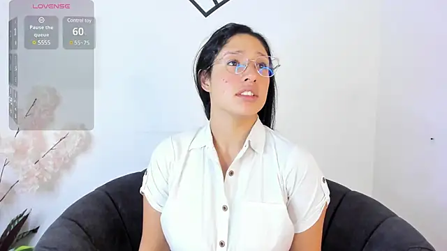 Snapshot of Elaine87_ chatting on March 20, 11:45 pm Elaine87 online show from March 20, 11:45 pm