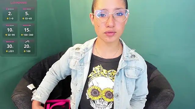 Snapshot of Elaine87_ chatting on September 12, 8:31 pm Elaine87 online show from September 12, 8:31 pm