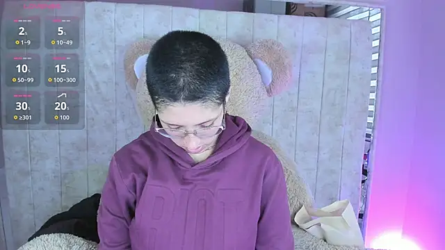 Snapshot of Elaine87_ chatting on September 29, 8:46 pm Elaine87 online show from September 29, 8:46 pm