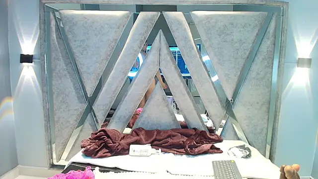 Snapshot of Elaine87_ chatting on November 2, 10:50 am Elaine87 online show from November 2, 10:50 am