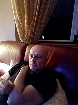 Alexis Bull online show from February 8, 11:52 pm