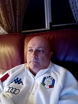 Alexis Bull online show from February 22, 11:25 pm