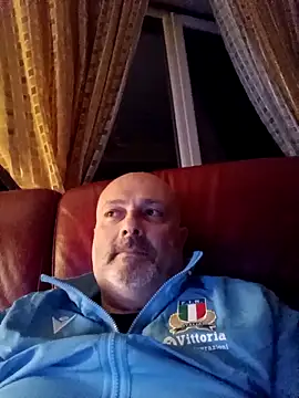 Alexis Bull online show from April 17, 11:08 pm