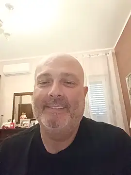 Alexis Bull online show from May 14, 6:15 pm