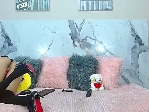 adajonnes online show from April 14, 3:51 pm