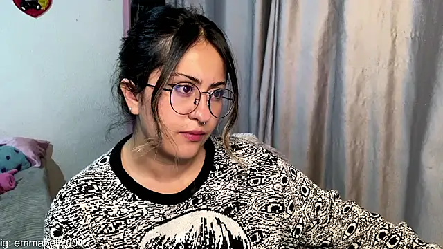 emma  bell  online show from April 17, 11:52 pm