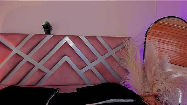 Snapshot of viol_collins__ chatting on September 16, 7:59 pm viol collins   online show from September 16, 7:59 pm