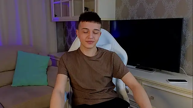 claus boy online show from March 19, 8:34 am