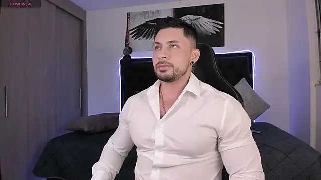 santi aesthetic online show from May 9, 3:45 am