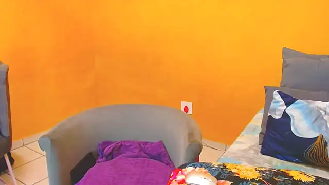 SMALLBOOBSXX online show from March 11, 5:13 am