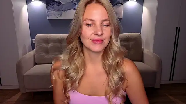 MelanieBennett online show from October 3, 6:10 am