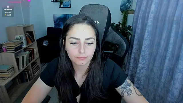 Snapshot of ValeriiMills chatting on June 29, 10:43 pm ValeriiMills online show from June 29, 10:43 pm
