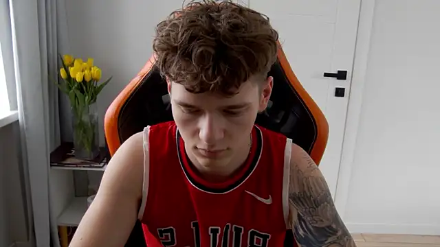 DanyDavis online show from March 8, 9:02 am