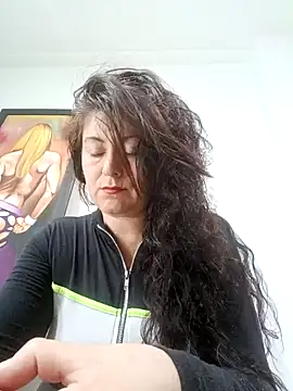 lunadicty online show from December 21, 4:25 pm