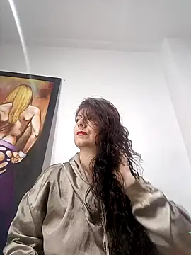 lunadicty online show from January 3, 11:01 pm