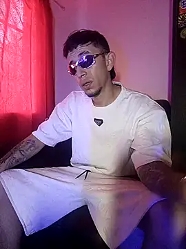 Snapshot of Chris__Jones chatting on September 25, 9:18 pm Chris Jones online show from September 25, 9:18 pm