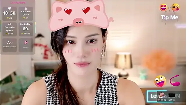 Snapshot of LunaBelle1984 chatting on November 22, 3:33 pm LunaBelle1984 online show from November 22, 3:33 pm