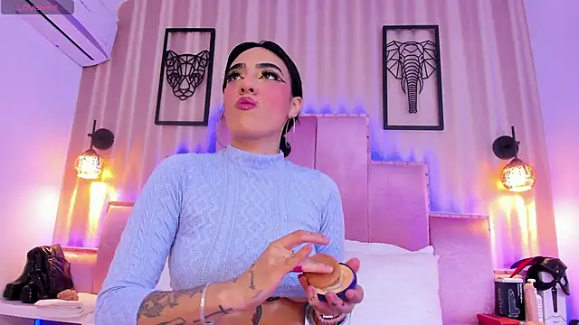 Snapshot of SamanthaAdele chatting on November 16, 2:00 pm SamanthaAdele online show from November 16, 2:00 pm