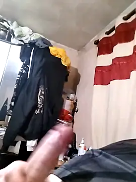 Snapshot of Tattyrob87 chatting on November 16, 11:32 pm Tattyrob87 online show from November 16, 11:32 pm