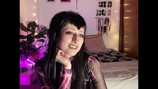 ELENA UMBRA online show from January 10, 11:20 pm