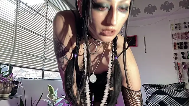 Snapshot of ELENA_UMBRA chatting on May 29, 9:57 pm ELENA UMBRA online show from May 29, 9:57 pm