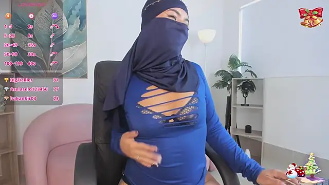 Snapshot of kylie_soraya chatting on December 13, 7:53 pm kylie soraya online show from December 13, 7:53 pm