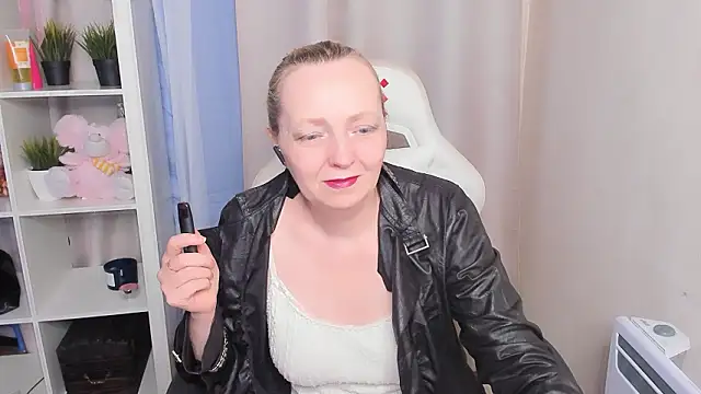 Karen Villis online show from February 23, 10:01 am