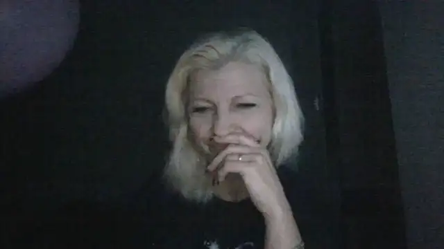 Snapshot of AidaRay chatting on November 7, 6:52 pm AidaRay online show from November 7, 6:52 pm