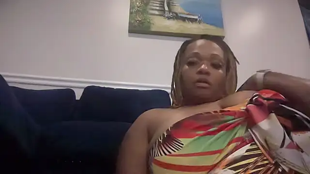RoyalQueen2u online show from May 31, 7:37 am