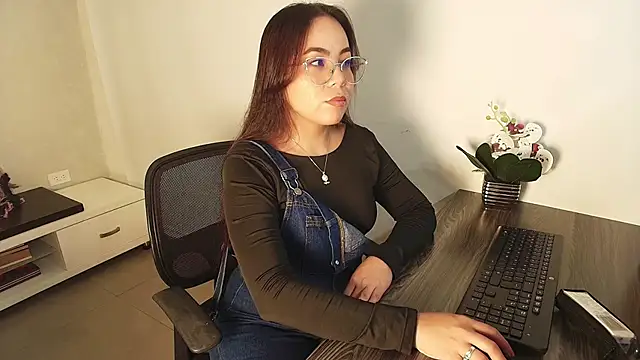  Victoria Collins online show from October 17, 11:13 am