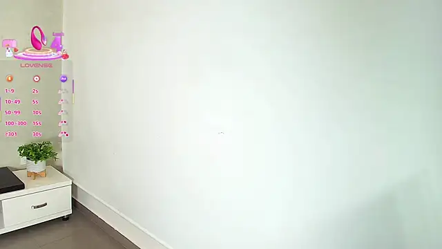  Victoria Collins online show from November 24, 12:27 pm