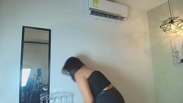  Victoria Collins online show from April 1, 11:44 am