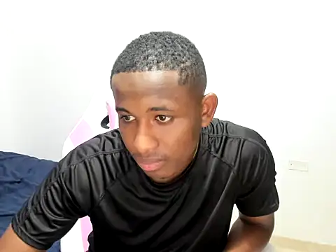 Snapshot of Luis123- chatting on November 28, 9:50 pm Luis123- online show from November 28, 9:50 pm