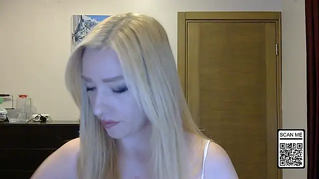 Snapshot of Wild_Silk_Desire chatting on September 22, 1:02 pm Wild Silk Desire online show from September 22, 1:02 pm