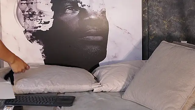 Susan wall online show from February 21, 12:39 pm