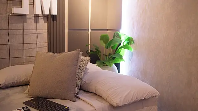 Susan wall online show from April 15, 1:51 pm