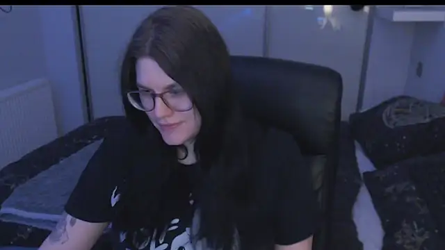 Snapshot of GothSuccubusBabe chatting on February 15, 8:05 pm GothSuccubusBabe online show from February 15, 8:05 pm