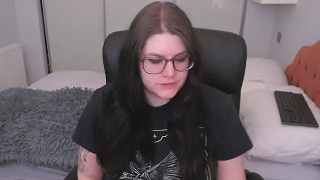 Snapshot of GothSuccubusBabe chatting on February 25, 4:16 pm GothSuccubusBabe online show from February 25, 4:16 pm