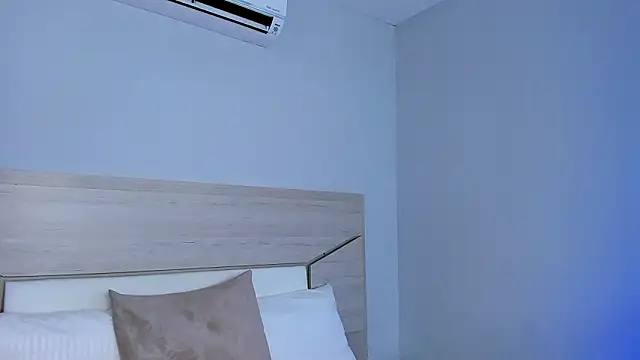 ZoeMorris online show from November 22, 11:42 am