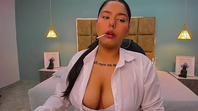 Snapshot of NaniXoxo18 chatting on November 11, 1:11 pm NaniXoxo18 online show from November 11, 1:11 pm