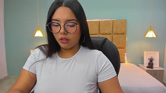 Snapshot of NaniXoxo18 chatting on November 12, 1:11 pm NaniXoxo18 online show from November 12, 1:11 pm