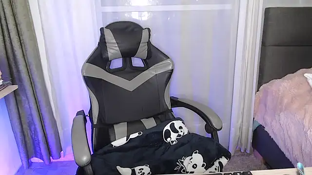 mariaana  222 online show from April 9, 4:01 am