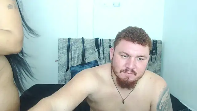 Snapshot of VelaAndEdwar chatting on October 23, 5:40 am VelaAndEdwar online show from October 23, 5:40 am